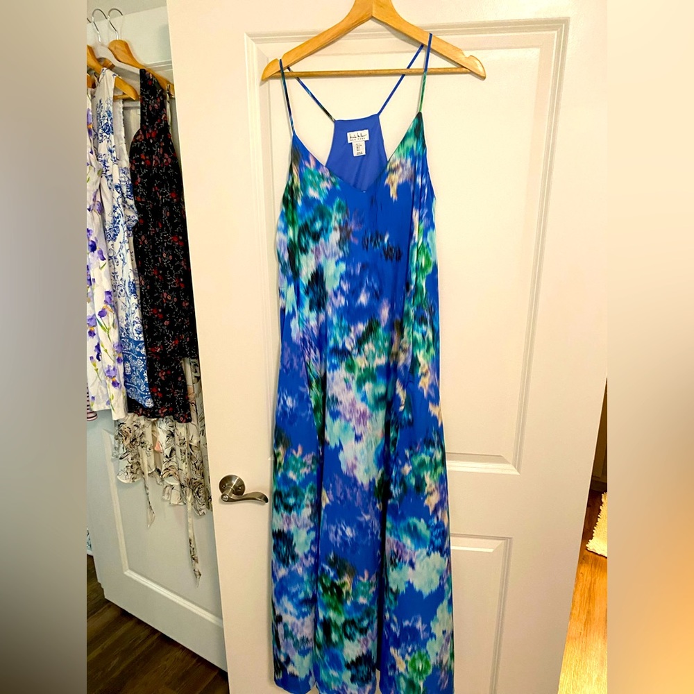 Maxi dress in summer blue floral! 💙